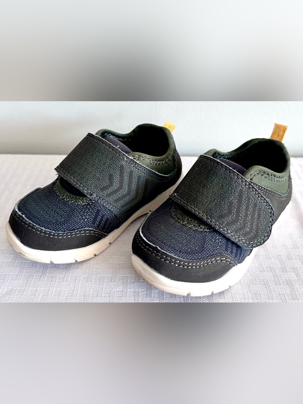 Carter’s Toddler Boys Sneakers Size 6 Gray Olive Green Hook & Loop Shoes
